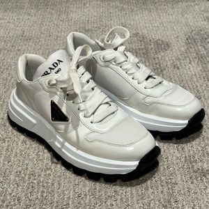 Size 5.5 35.5EU Prada Logo Low Top Sneakers Retail $950 paid White Black